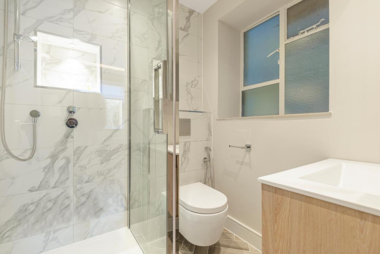 Luxury Living In Knightsbridge Private Balcony View Of Harrods, 2Br2Ba With Ac London Exterior photo